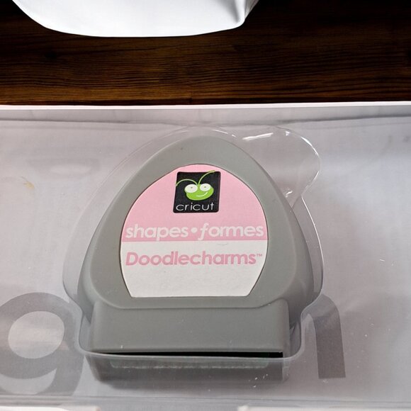 Cricut Doodlecharms Cricut Die Cut - Picture 9 of 9
